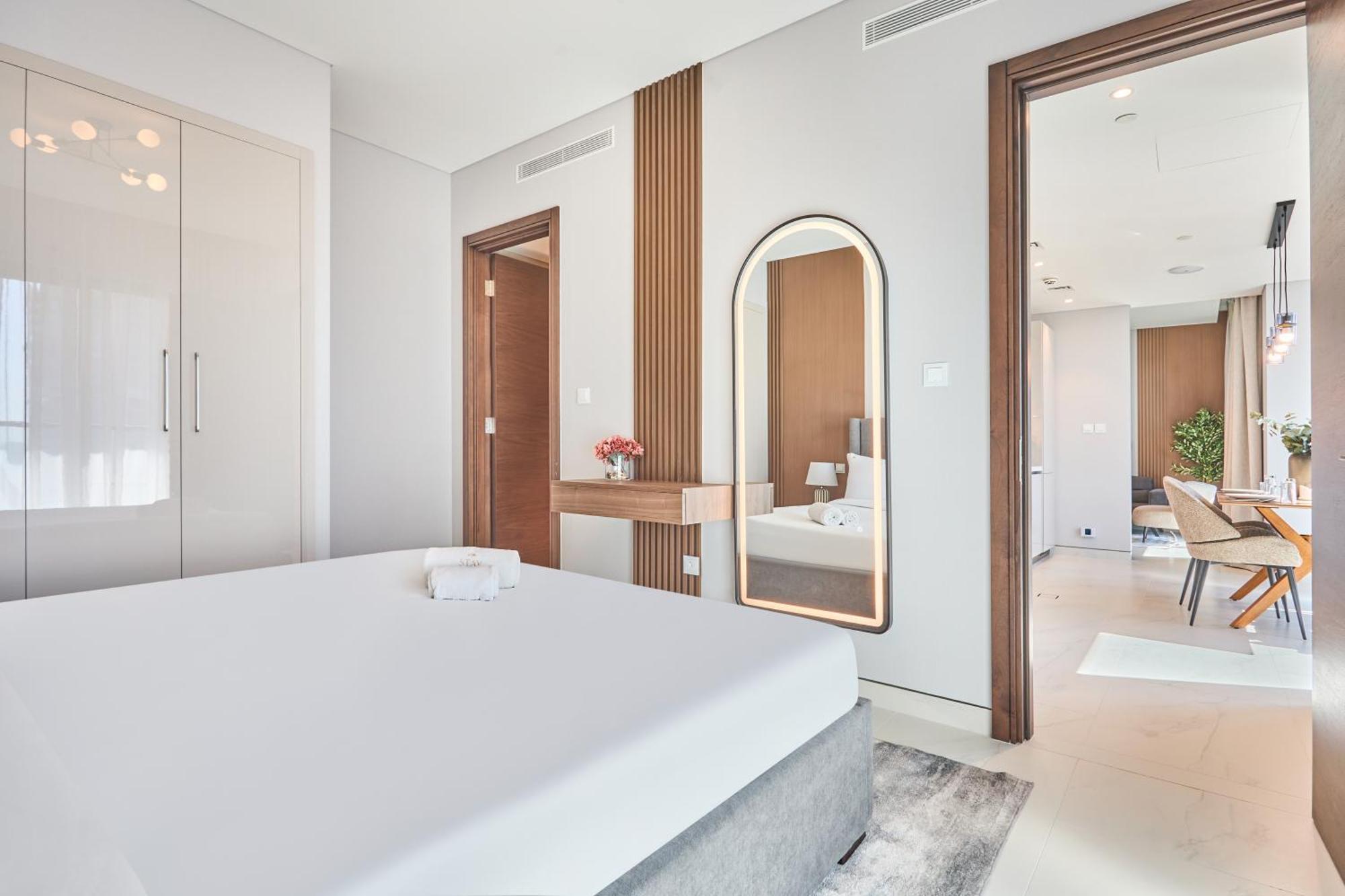 By Latinem Luxury 1br Cvg 2409 Near Burj Khalifa Apartment